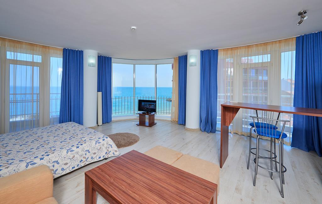 Family Hotel Regata 帕莫瑞 外观 照片